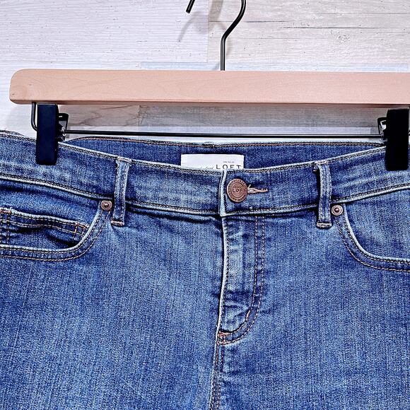 LOFT Denim Cut Off Bermuda Jean Shorts Dark Wash Mid Rise Stretch Womens 4 27 - Picture 2 of 7